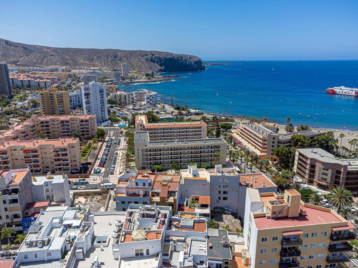 Luxury Holidays Suites, Playa De Los Cristianos 로스크리스티아노스 외부 사진