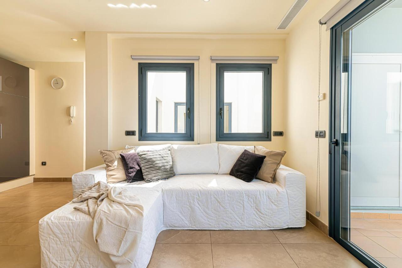 Luxury Holidays Suites, Playa De Los Cristianos 로스크리스티아노스 외부 사진