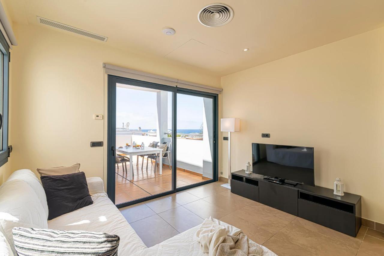 Luxury Holidays Suites, Playa De Los Cristianos 로스크리스티아노스 외부 사진