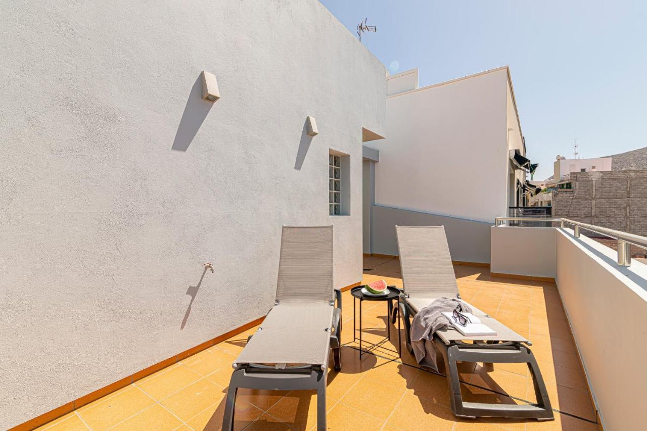 Luxury Holidays Suites, Playa De Los Cristianos 로스크리스티아노스 외부 사진