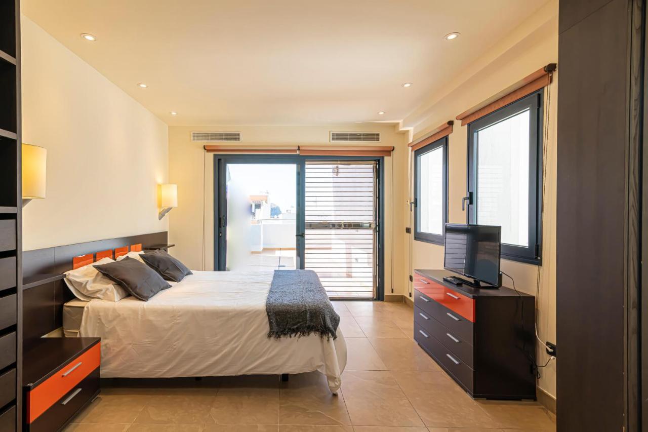 Luxury Holidays Suites, Playa De Los Cristianos 로스크리스티아노스 외부 사진