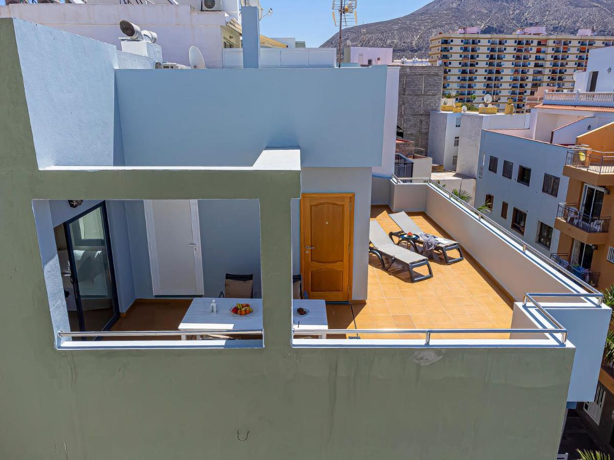 Luxury Holidays Suites, Playa De Los Cristianos 로스크리스티아노스 외부 사진