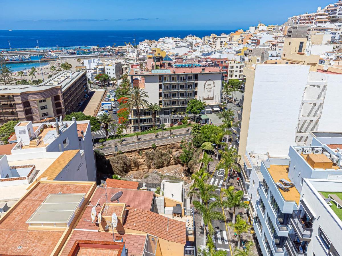 Luxury Holidays Suites, Playa De Los Cristianos 로스크리스티아노스 외부 사진