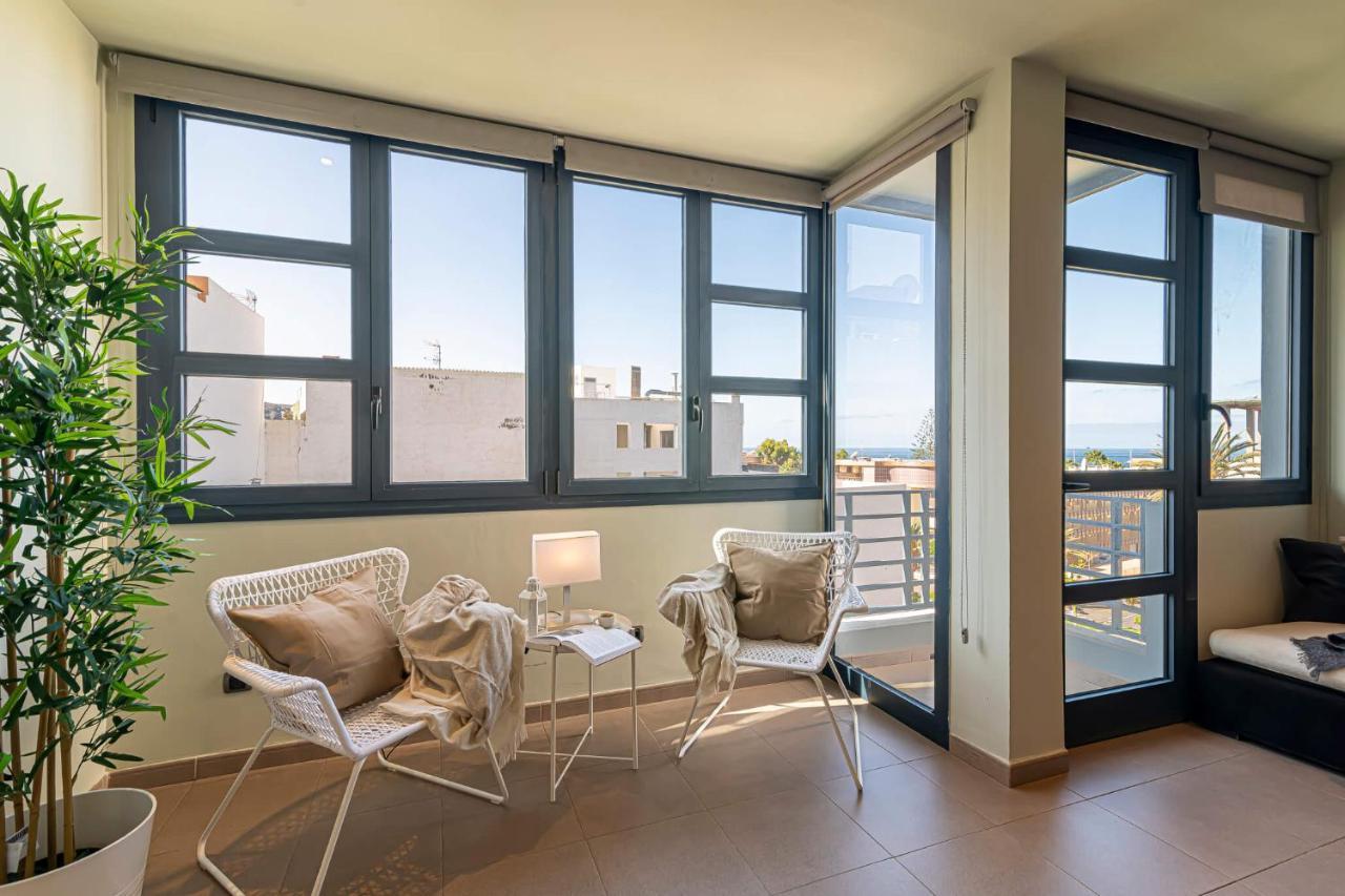 Luxury Holidays Suites, Playa De Los Cristianos 로스크리스티아노스 외부 사진