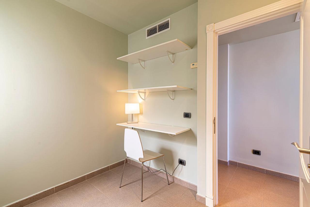 Luxury Holidays Suites, Playa De Los Cristianos 로스크리스티아노스 외부 사진