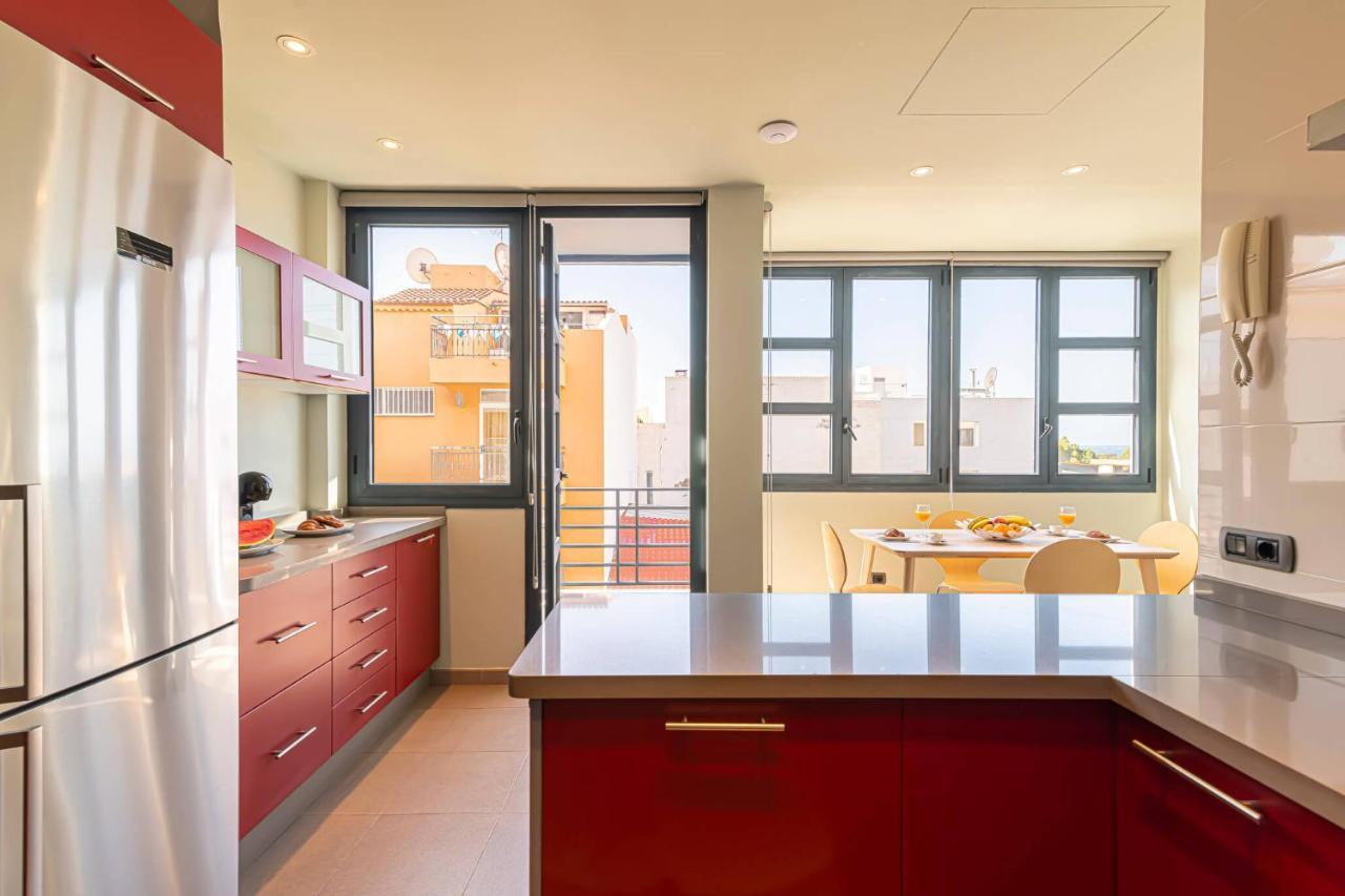 Luxury Holidays Suites, Playa De Los Cristianos 외부 사진