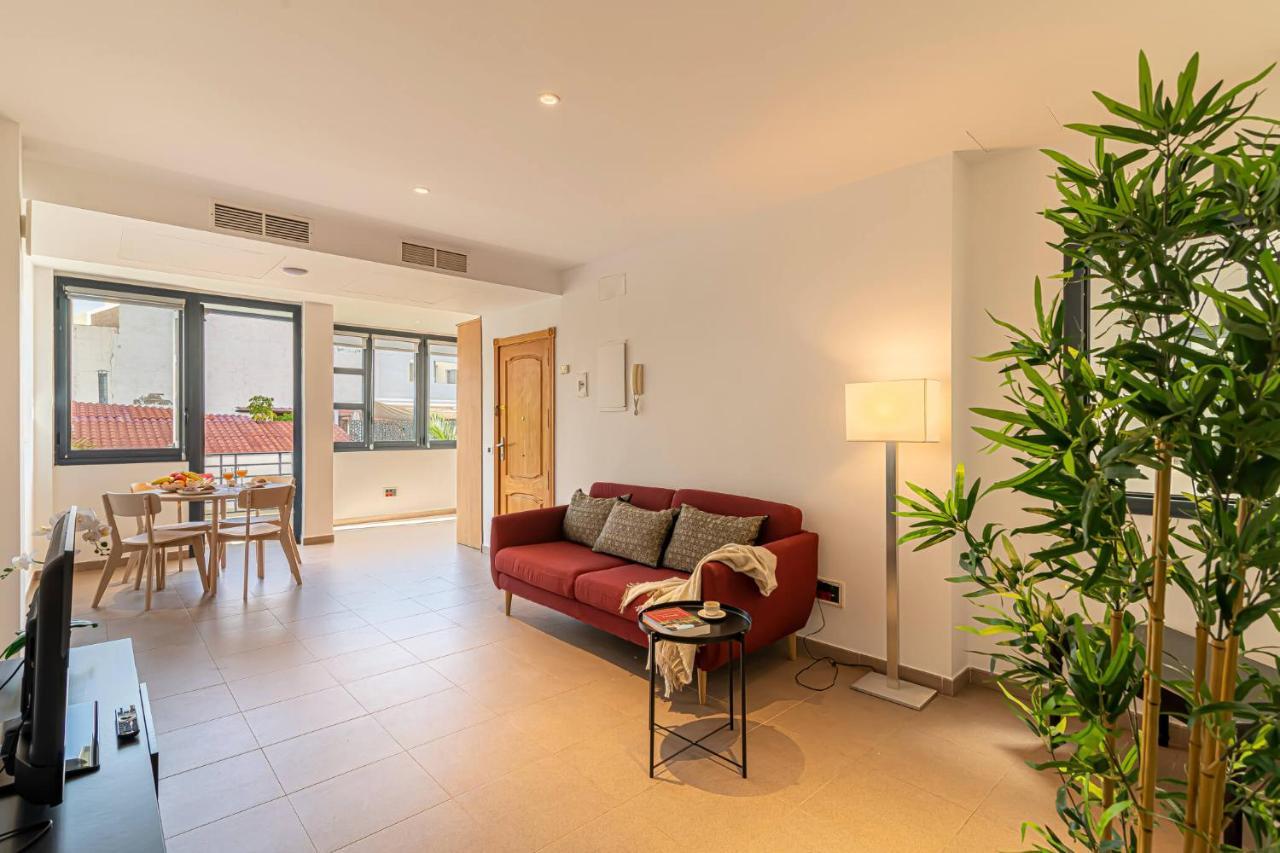 Luxury Holidays Suites, Playa De Los Cristianos 로스크리스티아노스 외부 사진