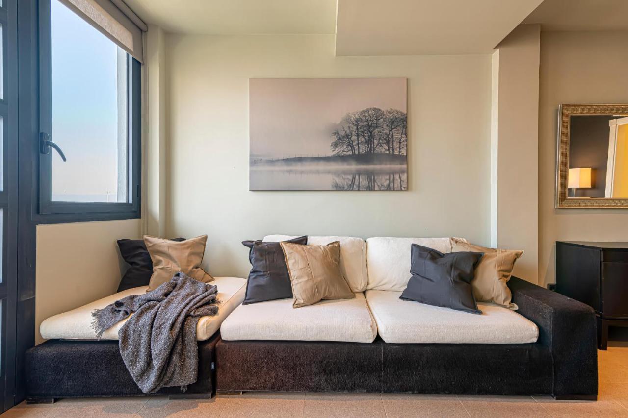 Luxury Holidays Suites, Playa De Los Cristianos 로스크리스티아노스 외부 사진
