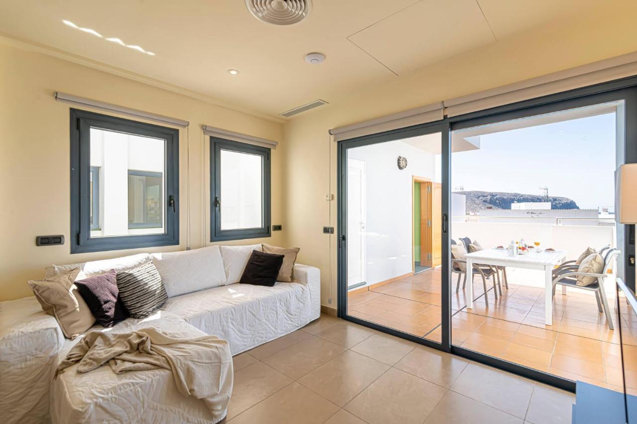 Luxury Holidays Suites, Playa De Los Cristianos 로스크리스티아노스 외부 사진