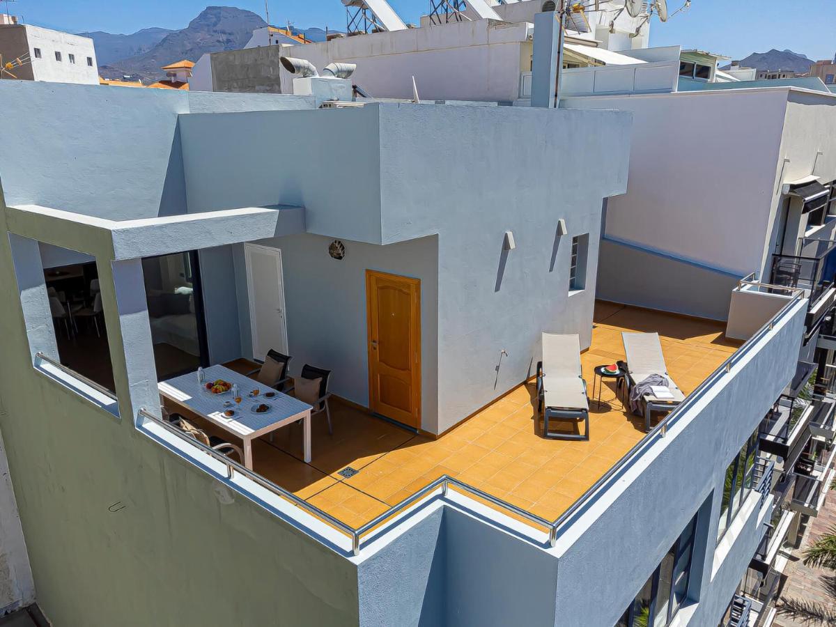 Luxury Holidays Suites, Playa De Los Cristianos 로스크리스티아노스 외부 사진