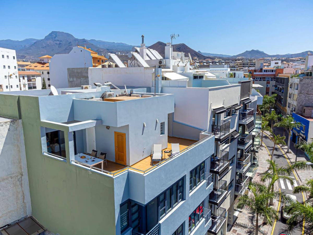 Luxury Holidays Suites, Playa De Los Cristianos 로스크리스티아노스 외부 사진