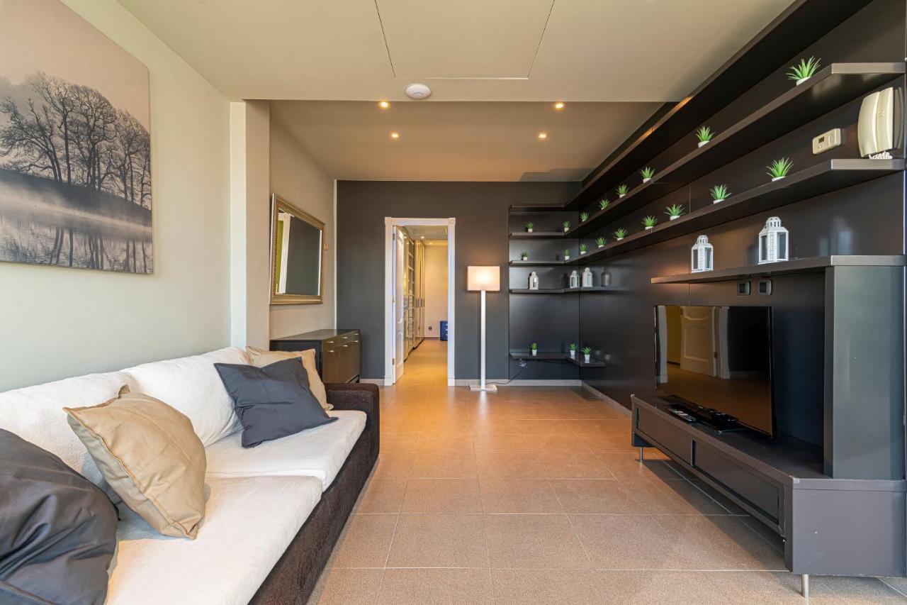 Luxury Holidays Suites, Playa De Los Cristianos 로스크리스티아노스 외부 사진