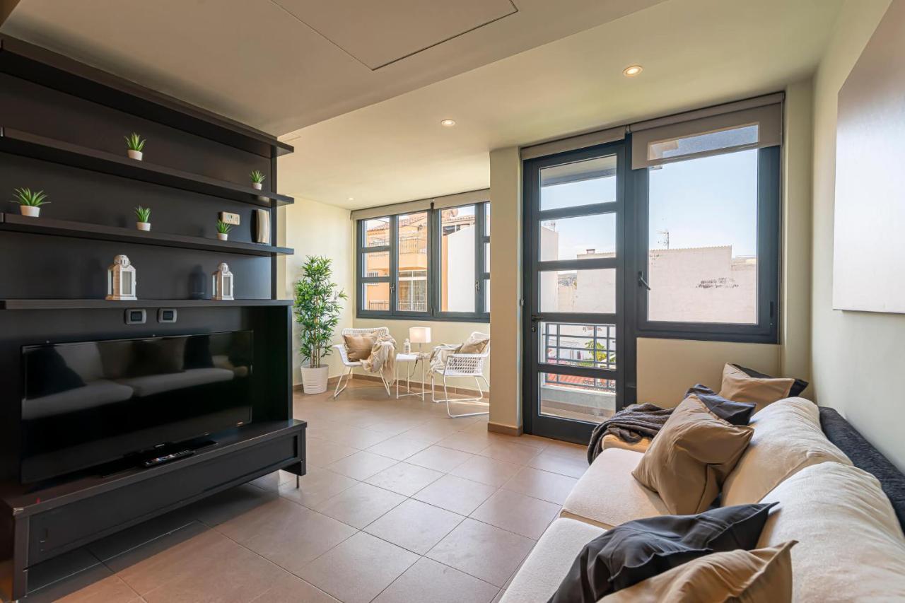 Luxury Holidays Suites, Playa De Los Cristianos 로스크리스티아노스 외부 사진