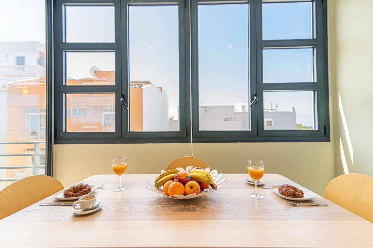 Luxury Holidays Suites, Playa De Los Cristianos 로스크리스티아노스 외부 사진